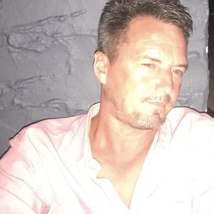 Meet your Posher, Johnnie